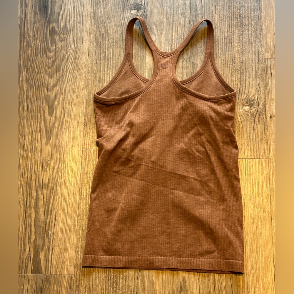 Brand New Ebb to Street tank top - Picture 2 of 3